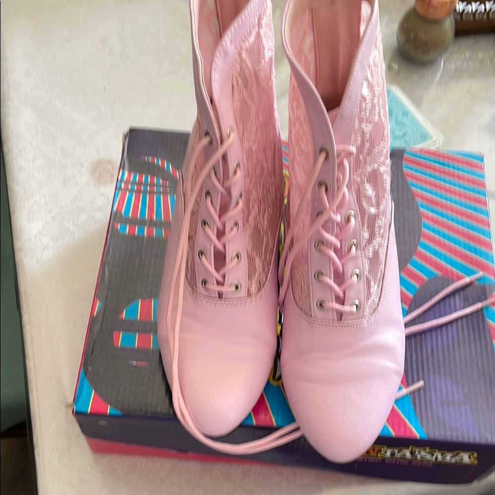 Elegant Pink Lace-Up Women's Shoes